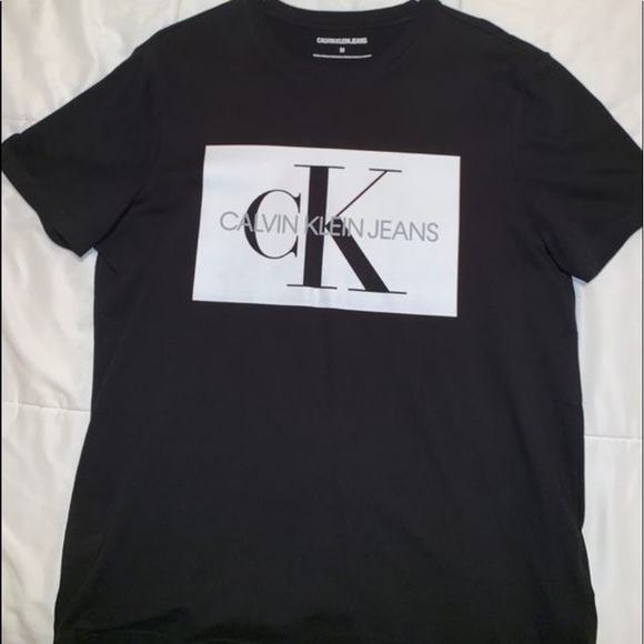 Calvin Klein t shirt - Picture 1 of 2